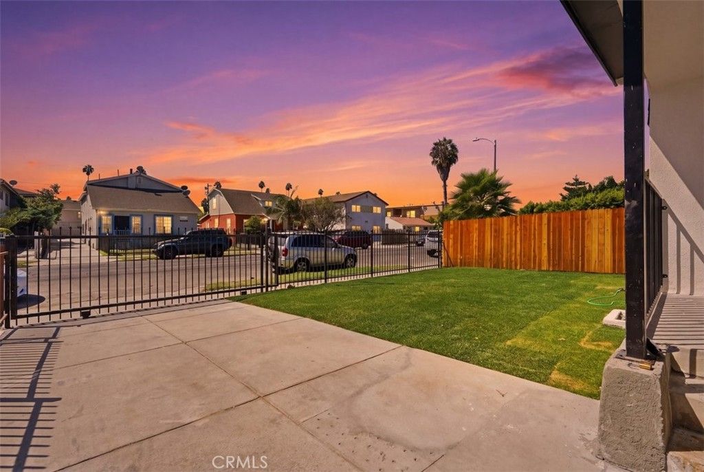 817 W 79th, Los Angeles, CA 90044 — photo 4
