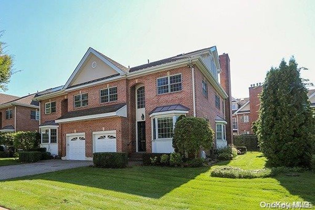 4a Nassau Drive, Great Neck, NY 11021 — photo 2