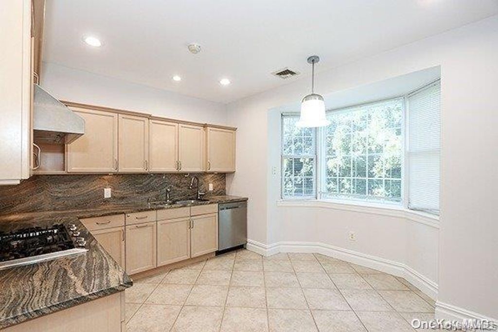 4a Nassau Drive, Great Neck, NY 11021 — photo 5
