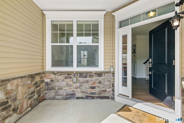 131 Winding Ridge Way 131, Danbury, CT 06810