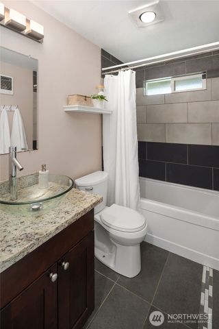 10902 26th Avenue SW, Seattle, WA 98146