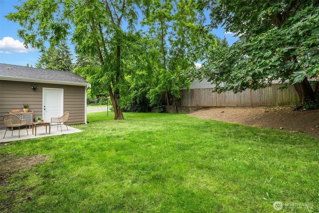 10902 26th Avenue SW, Seattle, WA 98146