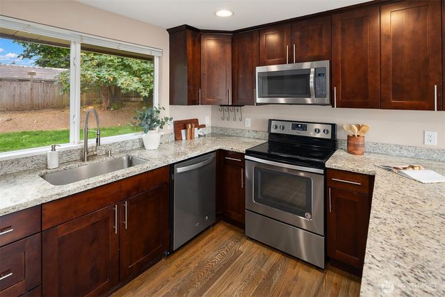10902 26th Avenue SW, Seattle, WA 98146