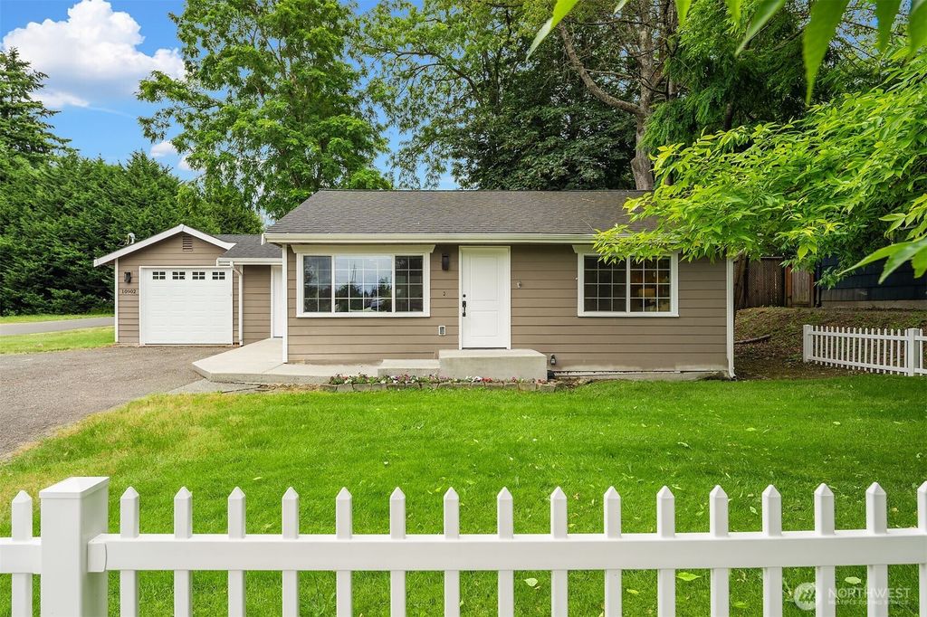 10902 26th Avenue SW, Seattle, WA 98146