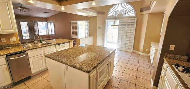 9158 Amber Waves Street, Las Vegas, NV 89123