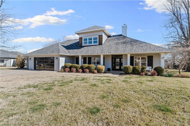 3 S Sawgrass Court, Rogers, AR 72758