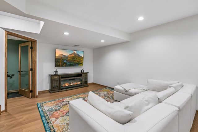 1350 Wintergreen Lane, Victoria, MN 55386