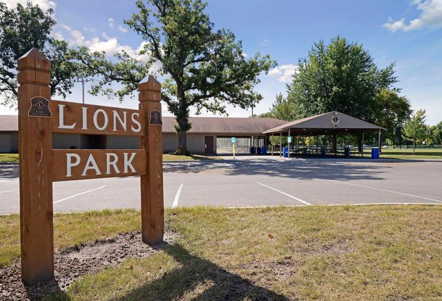 1350 Wintergreen Lane, Victoria, MN 55386