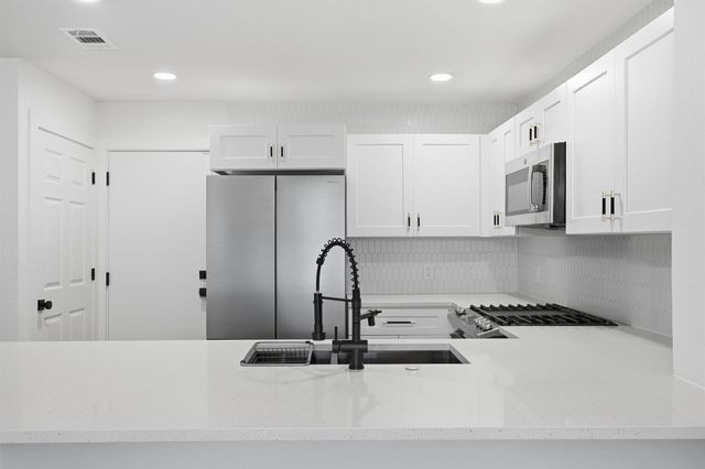 6708 Panda Royle DR, Del Valle, TX 78617