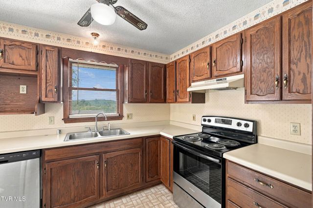 225 Ashley Drive, Bristol, VA 24201