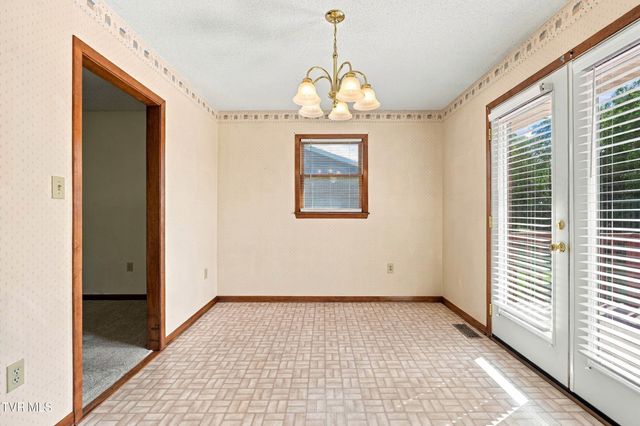 225 Ashley Drive, Bristol, VA 24201