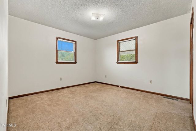 225 Ashley Drive, Bristol, VA 24201