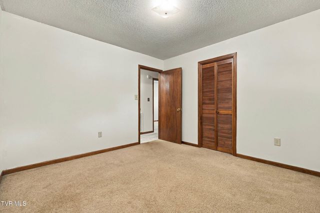 225 Ashley Drive, Bristol, VA 24201