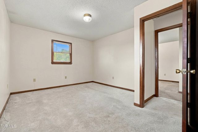 225 Ashley Drive, Bristol, VA 24201