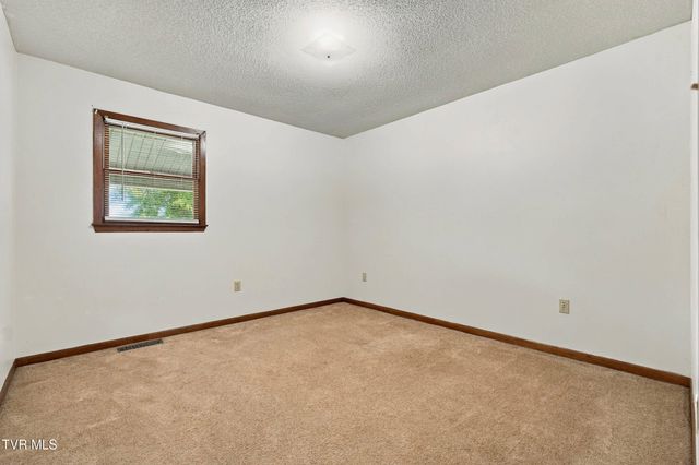 225 Ashley Drive, Bristol, VA 24201