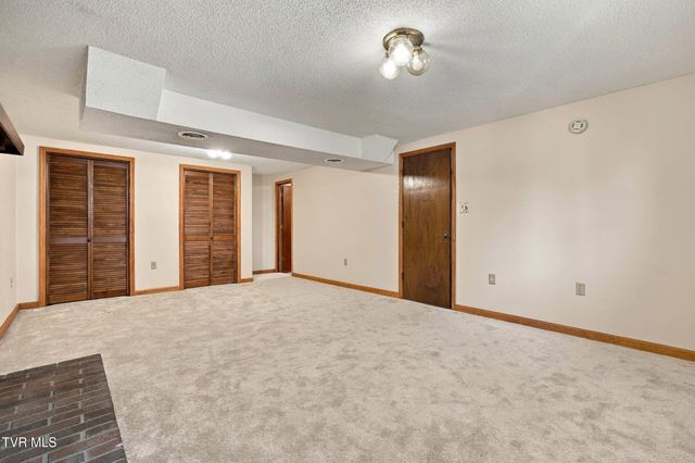 225 Ashley Drive, Bristol, VA 24201