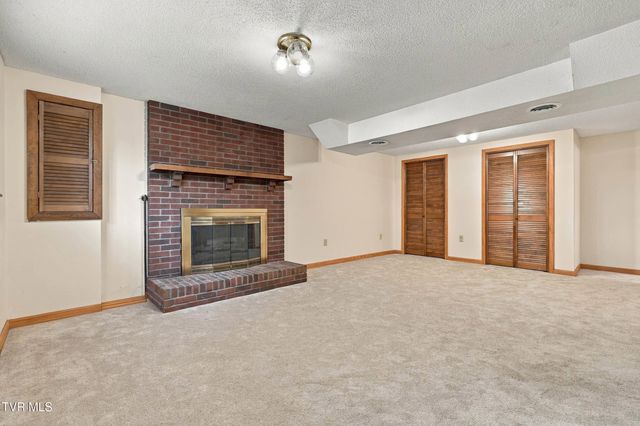 225 Ashley Drive, Bristol, VA 24201
