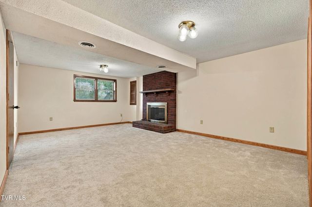 225 Ashley Drive, Bristol, VA 24201