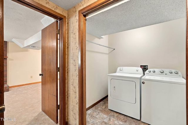 225 Ashley Drive, Bristol, VA 24201