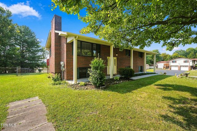 225 Ashley Drive, Bristol, VA 24201