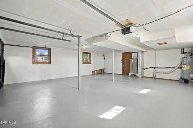 225 Ashley Drive, Bristol, VA 24201