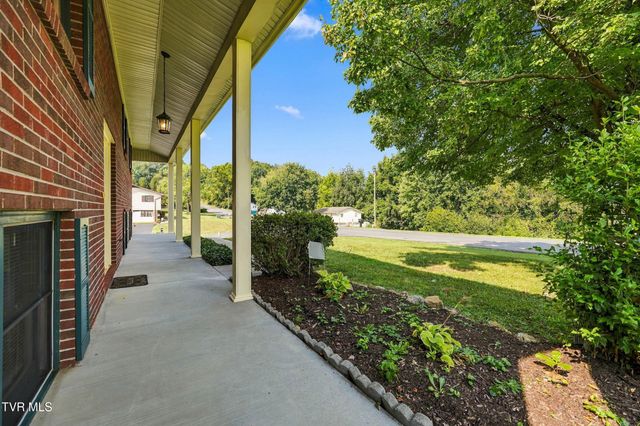 225 Ashley Drive, Bristol, VA 24201