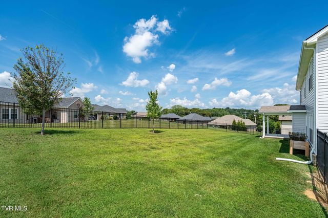 102 Mountain View Circle, Piney Flats, TN 37686