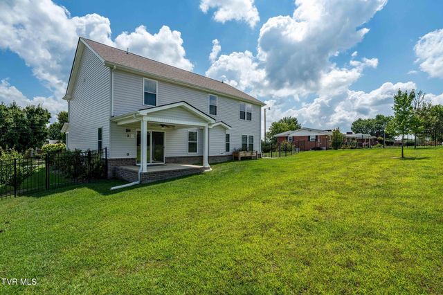 102 Mountain View Circle, Piney Flats, TN 37686