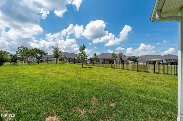 102 Mountain View Circle, Piney Flats, TN 37686