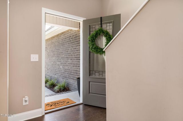 102 Mountain View Circle, Piney Flats, TN 37686