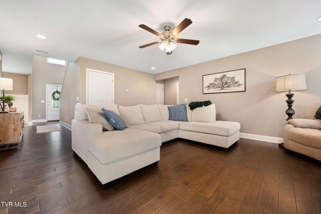 102 Mountain View Circle, Piney Flats, TN 37686