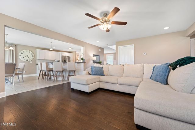 102 Mountain View Circle, Piney Flats, TN 37686