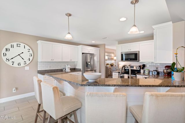 102 Mountain View Circle, Piney Flats, TN 37686