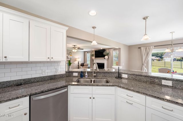 102 Mountain View Circle, Piney Flats, TN 37686