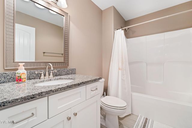 102 Mountain View Circle, Piney Flats, TN 37686