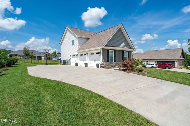 102 Mountain View Circle, Piney Flats, TN 37686
