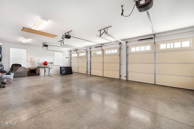 102 Mountain View Circle, Piney Flats, TN 37686