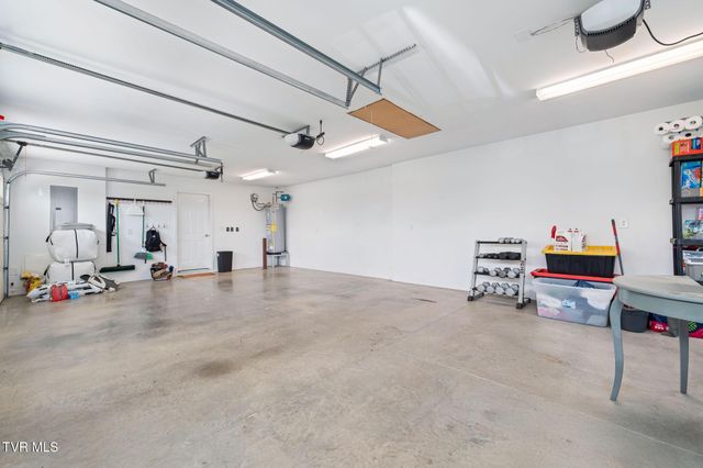 102 Mountain View Circle, Piney Flats, TN 37686