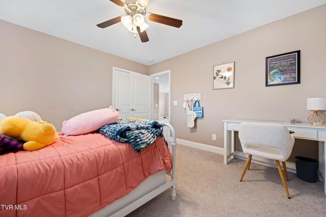 102 Mountain View Circle, Piney Flats, TN 37686