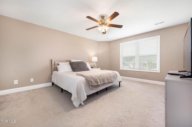 102 Mountain View Circle, Piney Flats, TN 37686