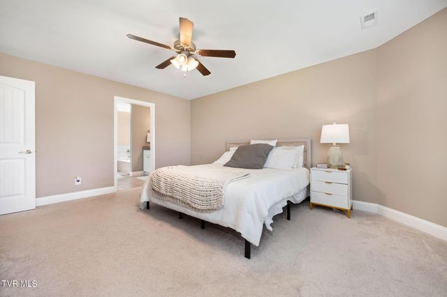 102 Mountain View Circle, Piney Flats, TN 37686