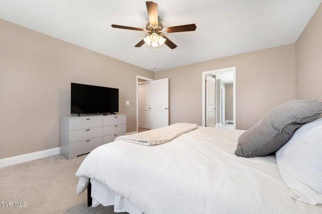 102 Mountain View Circle, Piney Flats, TN 37686