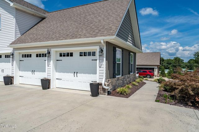 102 Mountain View Circle, Piney Flats, TN 37686