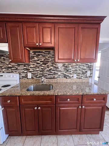 285 Waterview Avenue A, Bridgeport, CT 06608