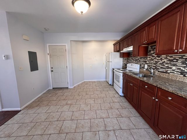 285 Waterview Avenue A, Bridgeport, CT 06608