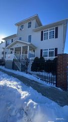 285 Waterview Avenue A, Bridgeport, CT 06608