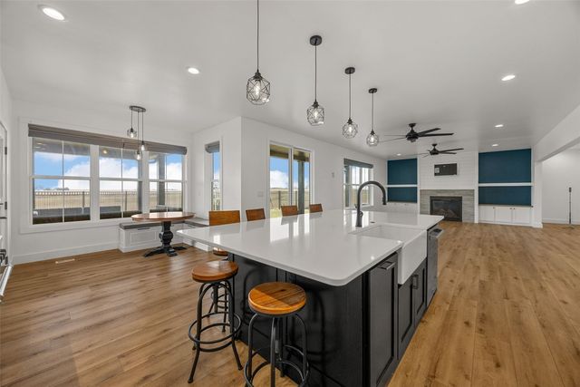 1114 Towne Centre Court, Urbana, IA 52345