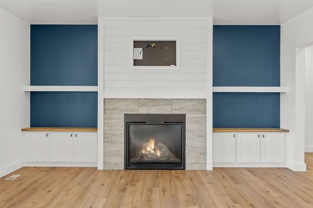 1114 Towne Centre Court, Urbana, IA 52345