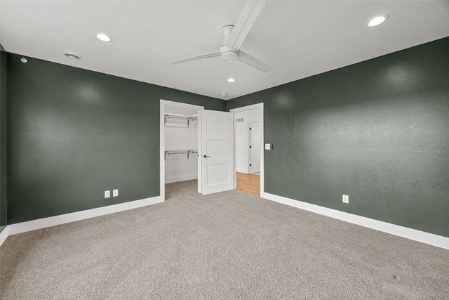 1114 Towne Centre Court, Urbana, IA 52345