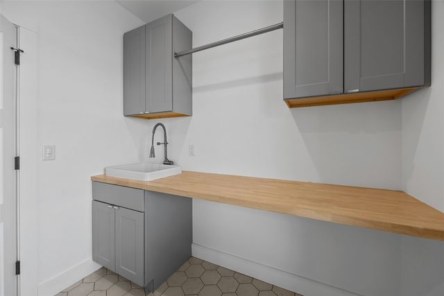 1114 Towne Centre Court, Urbana, IA 52345